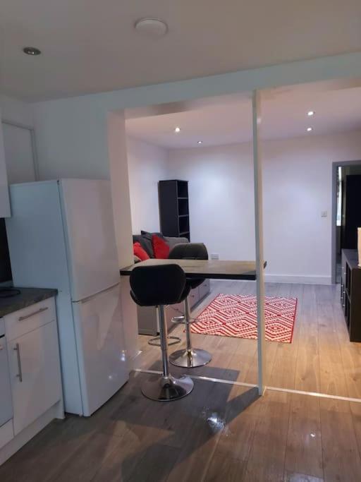 Home Away Barking บาร์คกิ้ง ภายนอก รูปภาพ