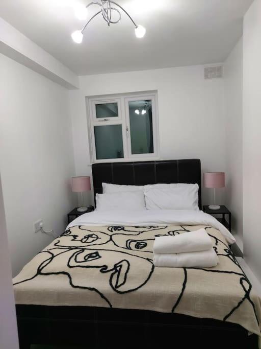 Home Away Barking บาร์คกิ้ง ภายนอก รูปภาพ